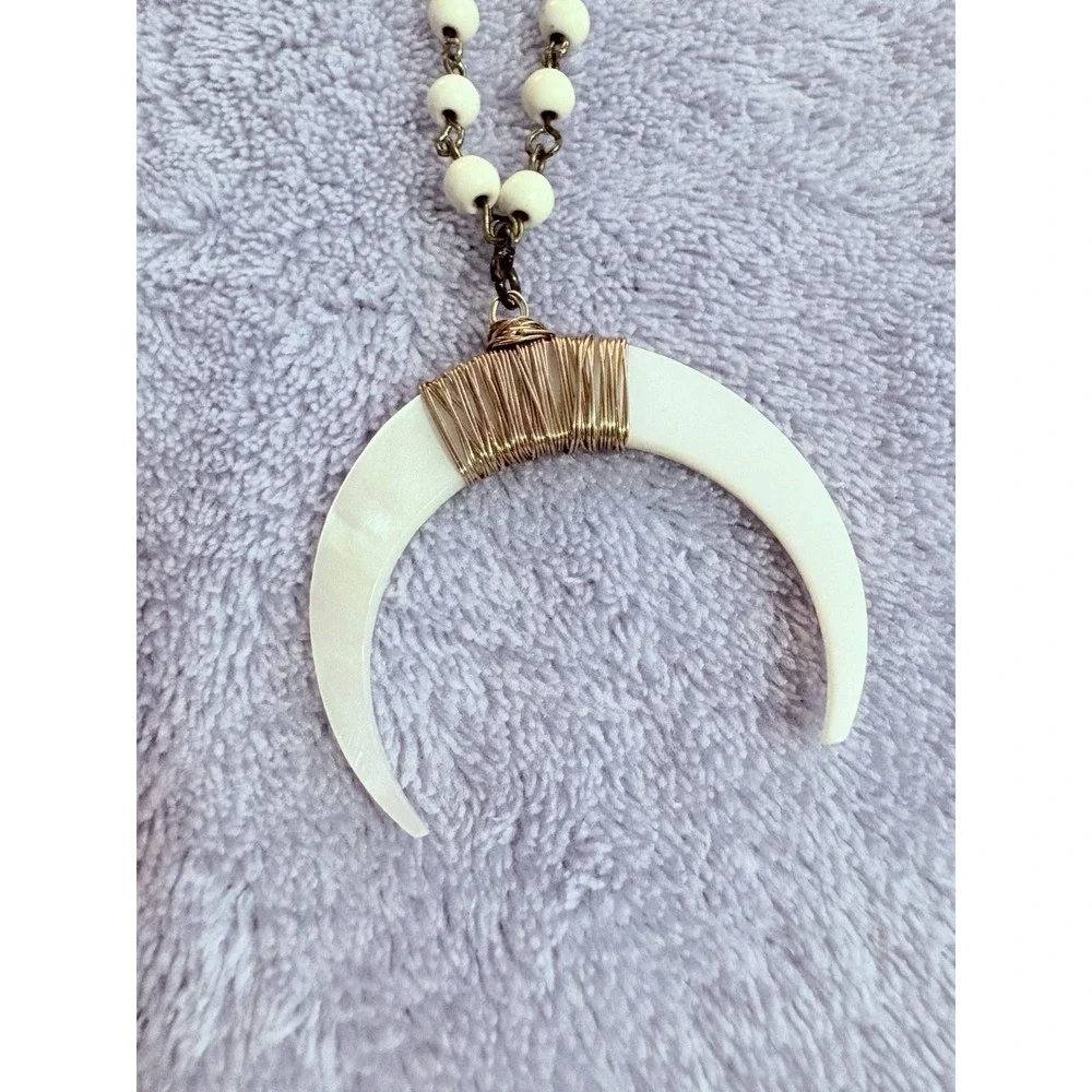No Brand this necklace